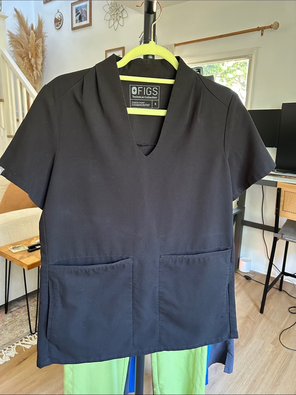 Figs Older Style 4 pocket top. Size small.